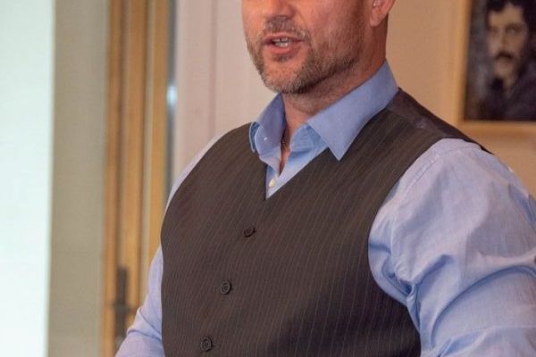 Surman Pál Tekintetek című festménykiállításának megnyitója