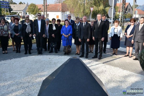 1956-os megemlékezés a gyóni városrészközpontban