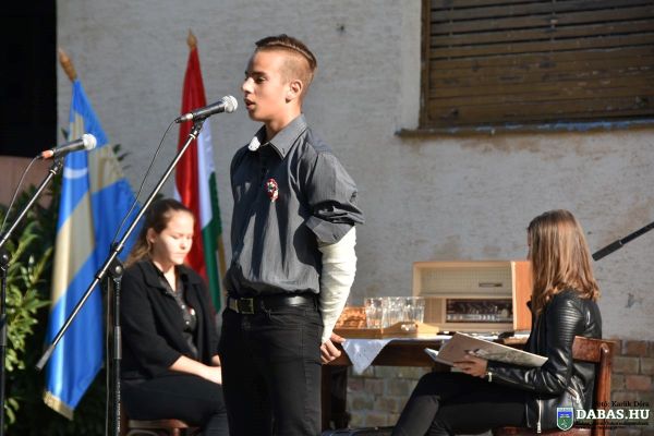 1956-os megemlékezés a gyóni városrészközpontban