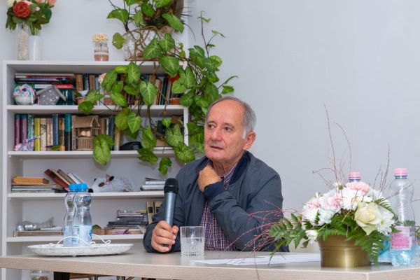 Elmentem világgá! 80 sztorival a Föld körül - könyvbemutató