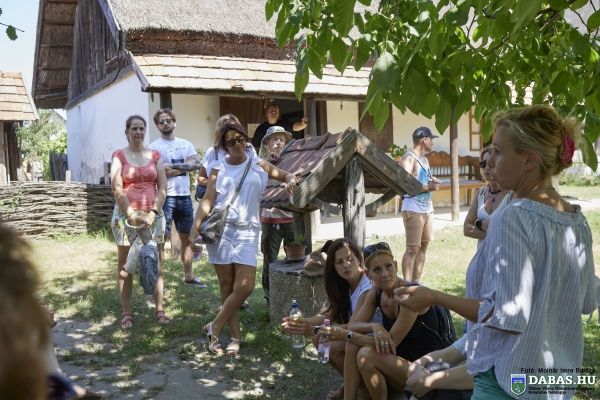 Szomszédolás Köztisztviselők Napján