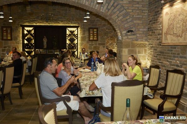 Szomszédolás Köztisztviselők Napján