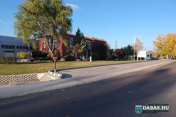 Dabasi Ipari Park média anyagai