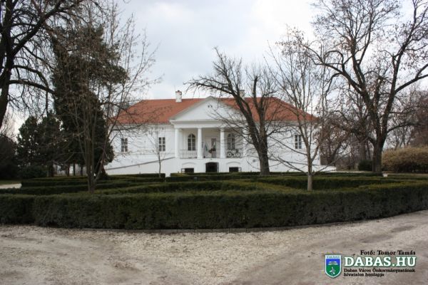 Halász Móricz-kúria Közösségi Színtér