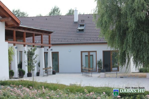 Sári Zarándokház és Közösségi Színtér