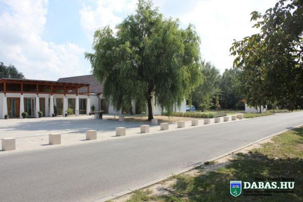 Sári Zarándokház és Közösségi Színtér