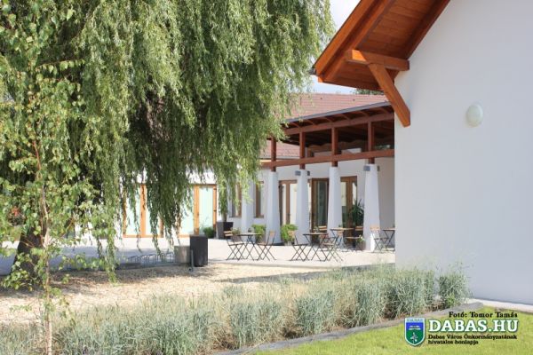 Sári Zarándokház és Közösségi Színtér