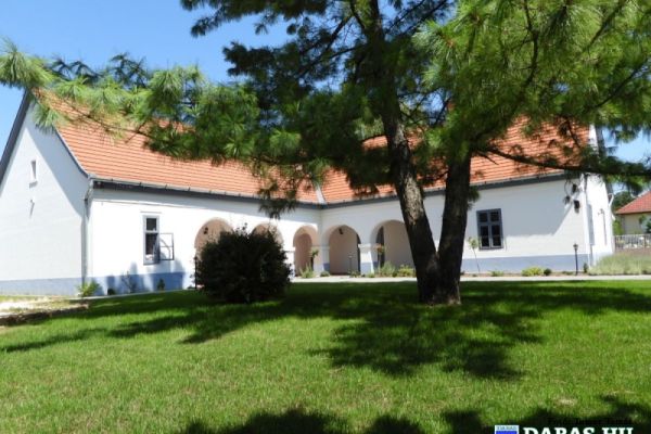 Értéktár ( Gombay-Dinnyés-kúria)