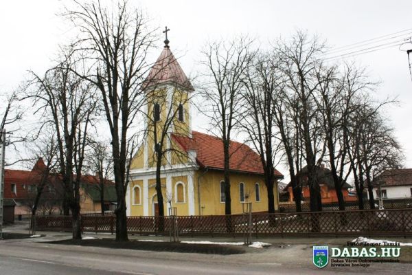 Felsődabasi Szentháromság templom