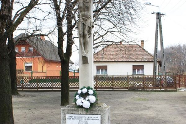 Felsődabasi Szentháromság templom