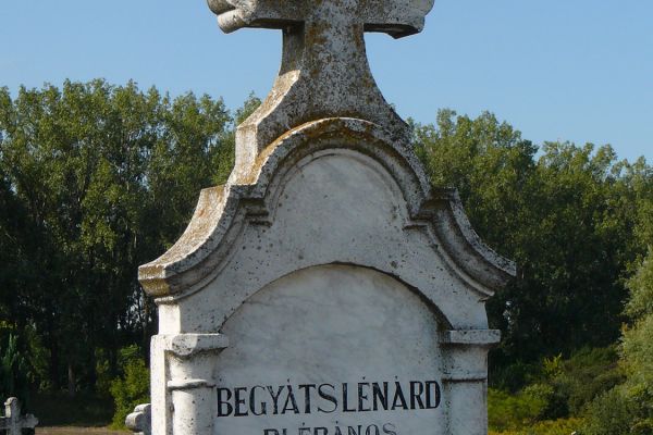 Begyáts Lénárd (1832-1910) plébános példaadó szolgálata Sári községben