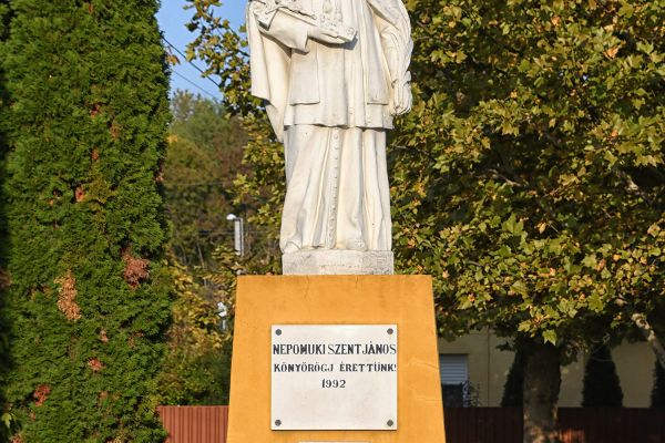 Nepomuki Szent János szobor