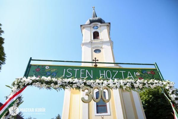 Mária Mennybemenetele Templom Dabas-Sári