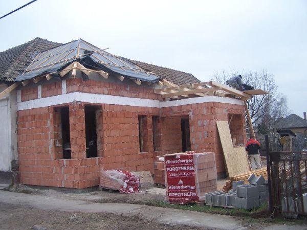 Kivitelezés közbeni kép