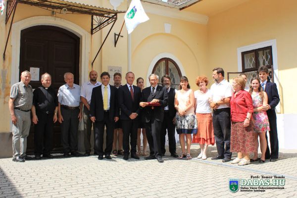 Visszakerültek a Zlinszky-kúria kulcsai az építtető család kezébe