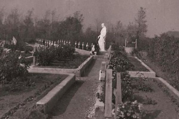 A gyóni apáca-temetők helyi védetté nyilvánítása