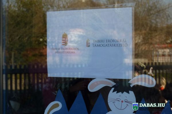 Húsvétváró délután a Sári udvarban