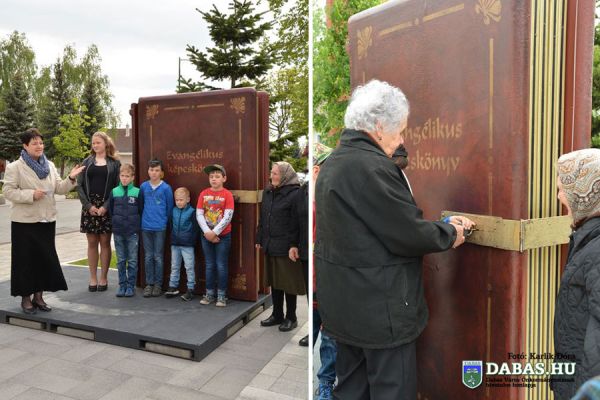 Kitárult az Evangélikus Nagykönyv