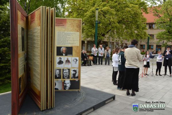 Kitárult az Evangélikus Nagykönyv