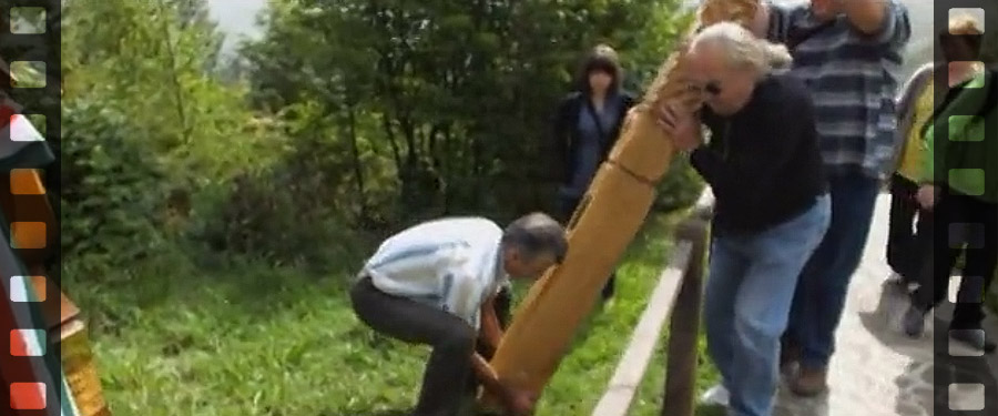 Kopjafa állítás a Nyerges-tetőn 