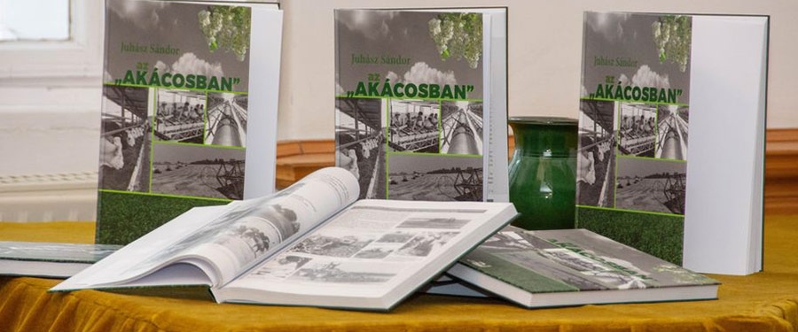 Juhász Sándor Az Akácosban című könyvének bemutatója